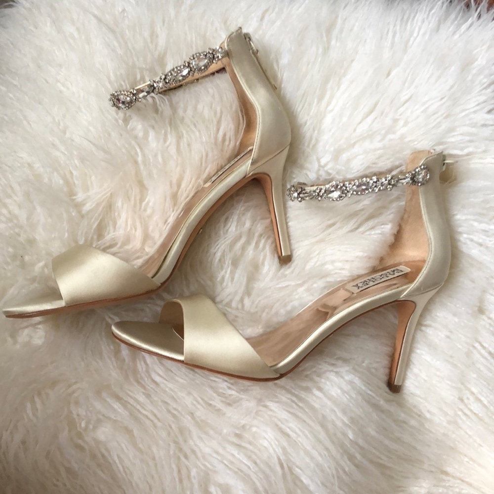 Badgley Mischka Regensia Heels - Picture 2 of 13